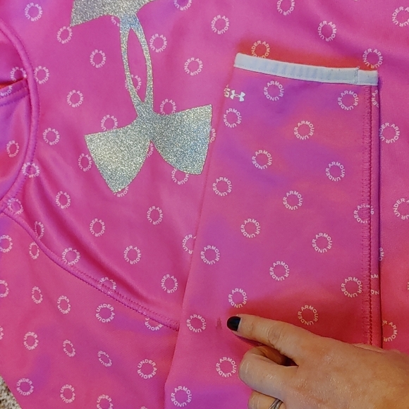 Under Armour Hoodie - Picture 5 of 6